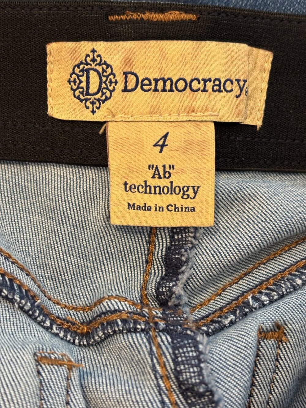 Democracy "Ab"solution Wide-Leg Cropped Jeans Size 4 Like New - Picture 4 of 6
